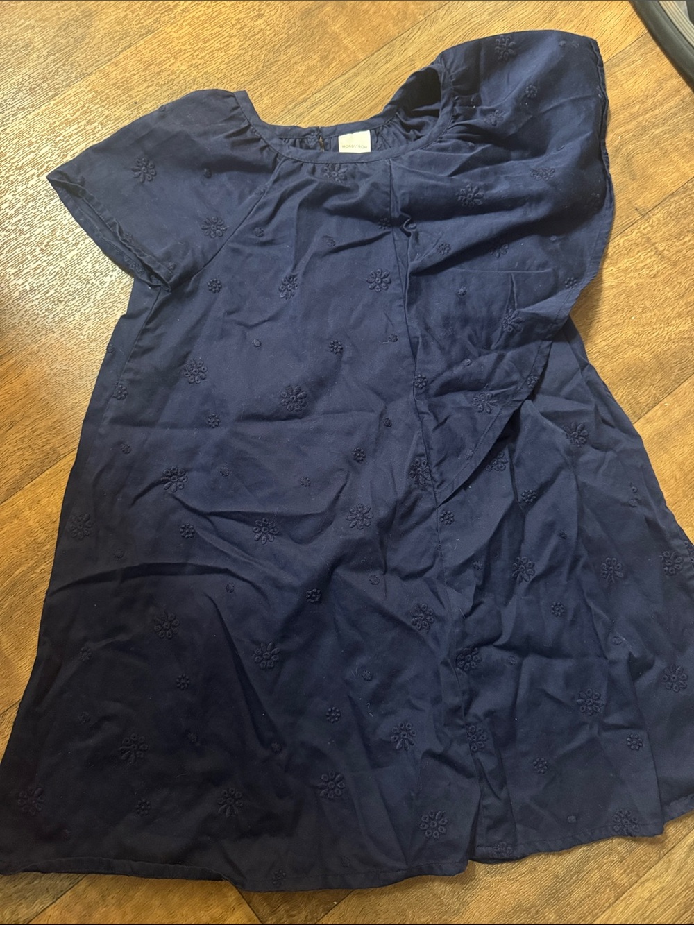 5T Nordstrom Embroidered Short-Sleeve dress